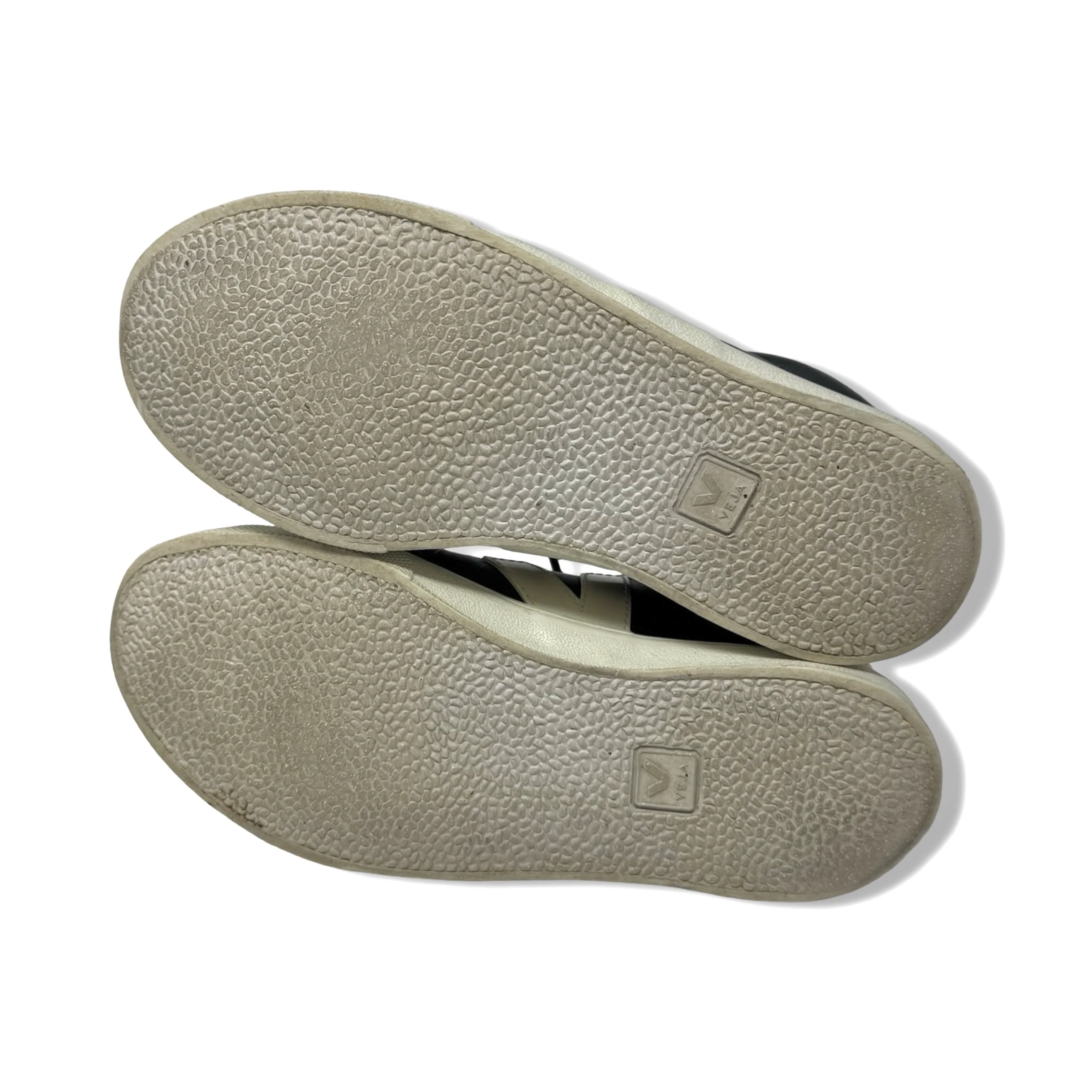 Veja Logo Low Top Sneakers - Image 5